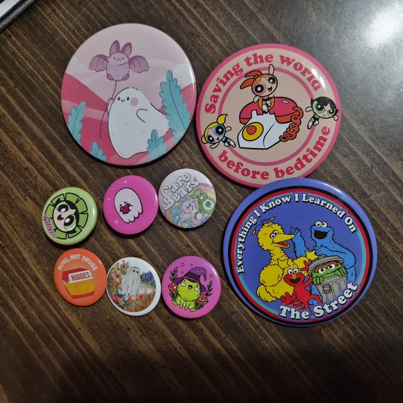 Hot Topic Colorful Cartoon Button Set - Picture 1 of 1